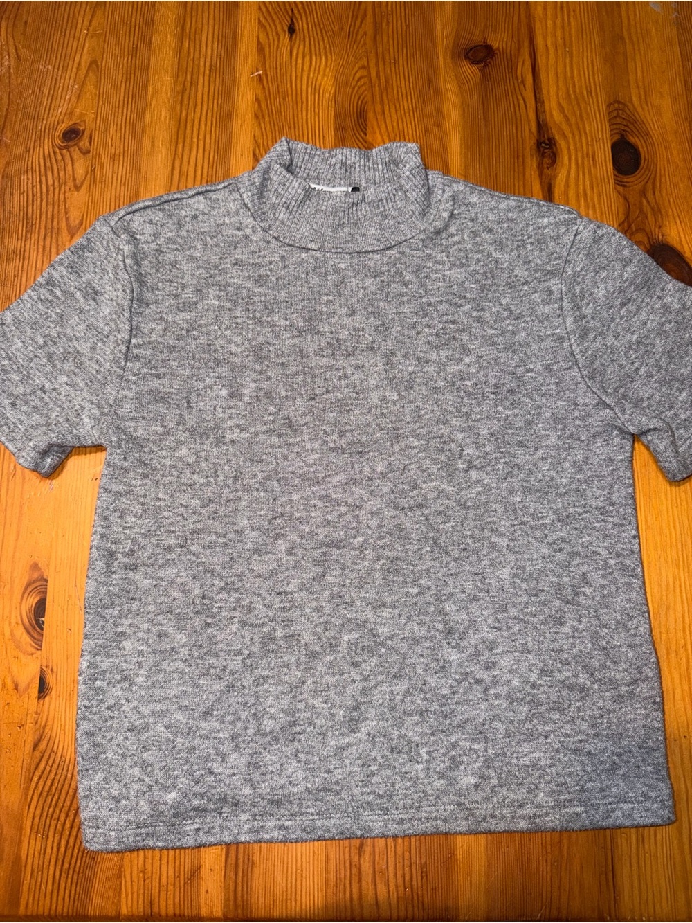 Zara Men's Heather Gray Short-Sleeve Mock Neck Shirt